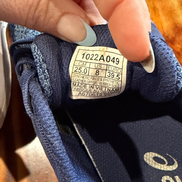 ASICS - Picture 7 of 7